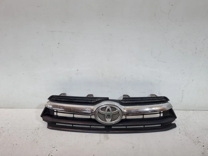 Решетка радиатора Toyota Highlander 2014-2019 3