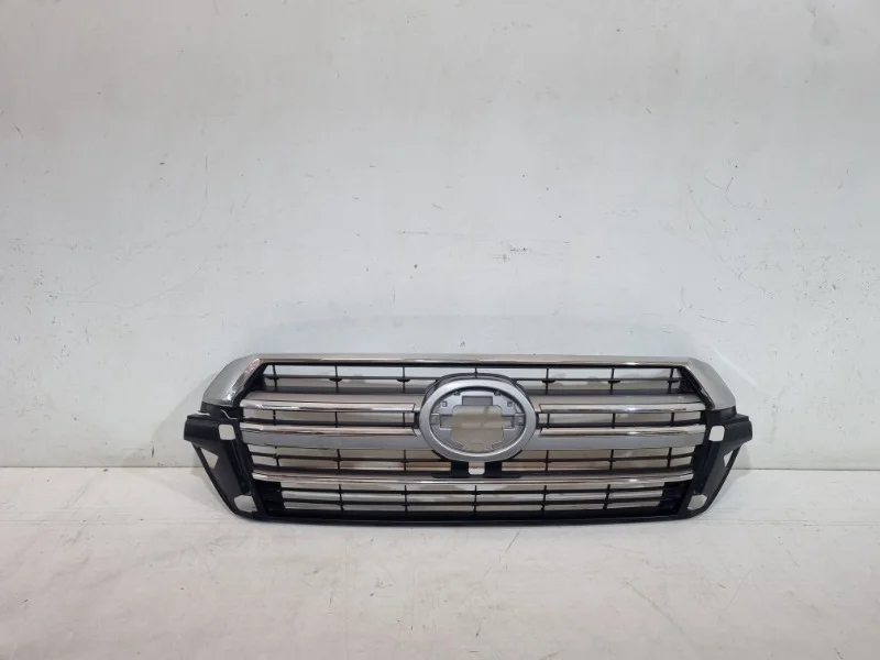 Решетка радиатора Toyota Land Cruiser 2016- 200