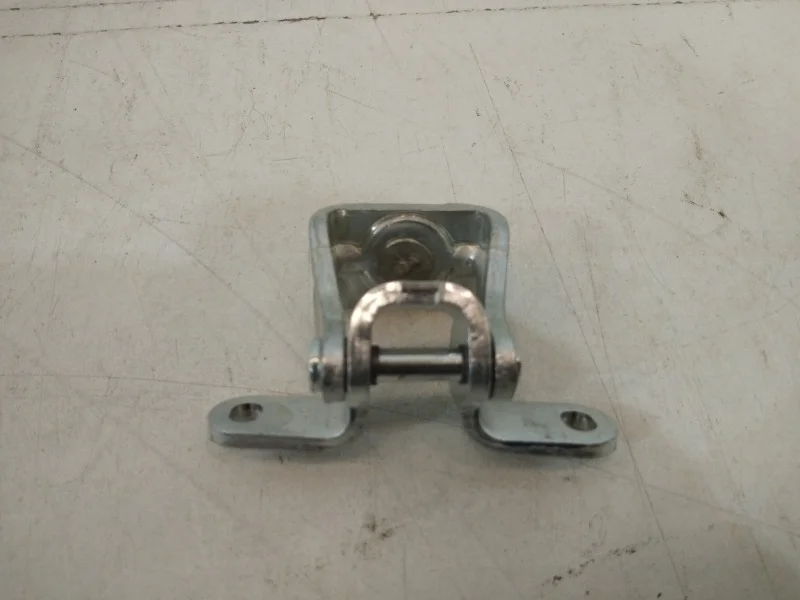 Петля крышки багажника Skoda Octavia 2004-2013 A5