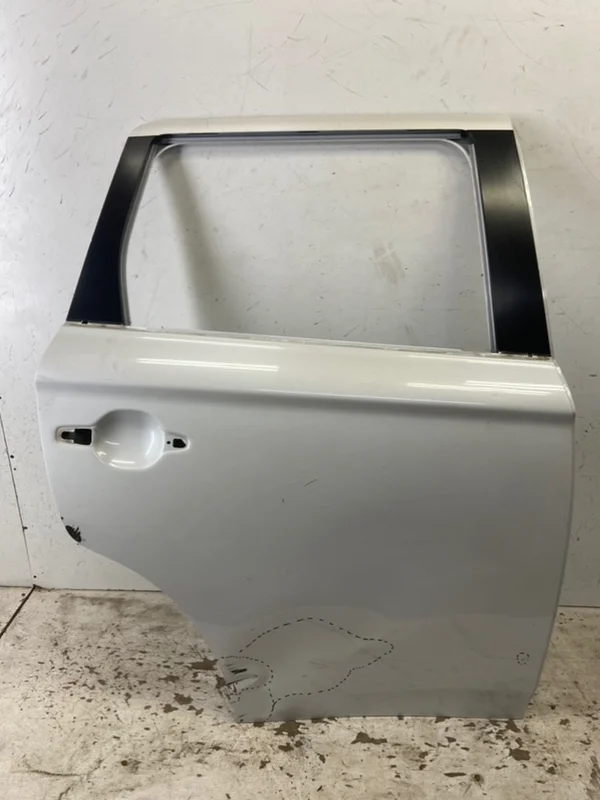 Дверь Mitsubishi Outlander 2012-2015 3