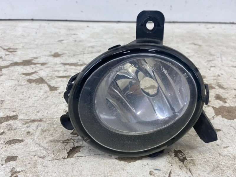 Фара противотуманная BMW 3er 2011- F30