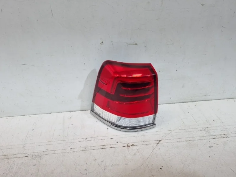 Фонарь Toyota Land Cruiser 2016-2021 200