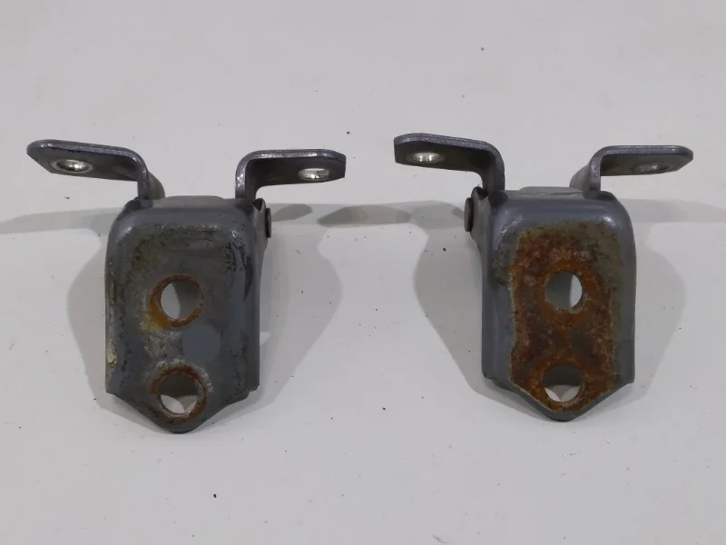 Петля двери Mazda RX-8 2003-2008 SE3P