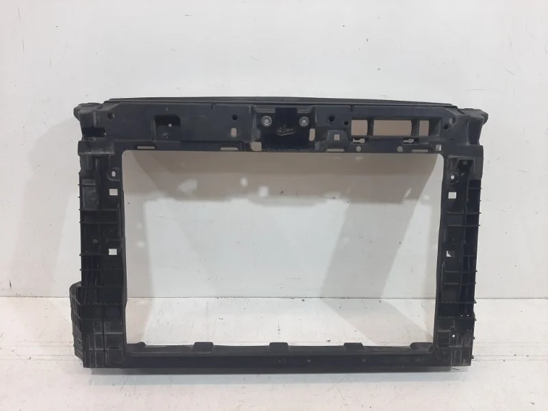 Панель передняя (телевизор) Skoda Rapid 2020-