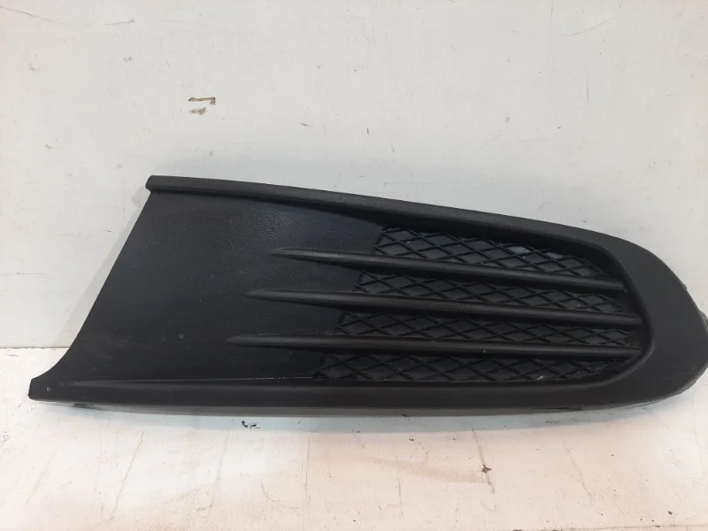 Решетка бампера Volkswagen Polo 2009-2014 5