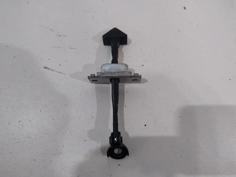 Ограничитель двери Mazda 3 2009-2013 BL