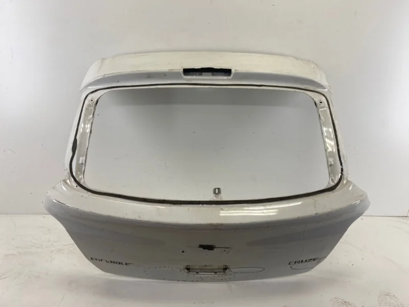 Крышка багажника CHevrolet Cruze 2009-2016 Хэтчбек