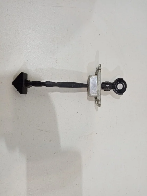 Ограничитель двери Mazda 3 2009-2013 BL