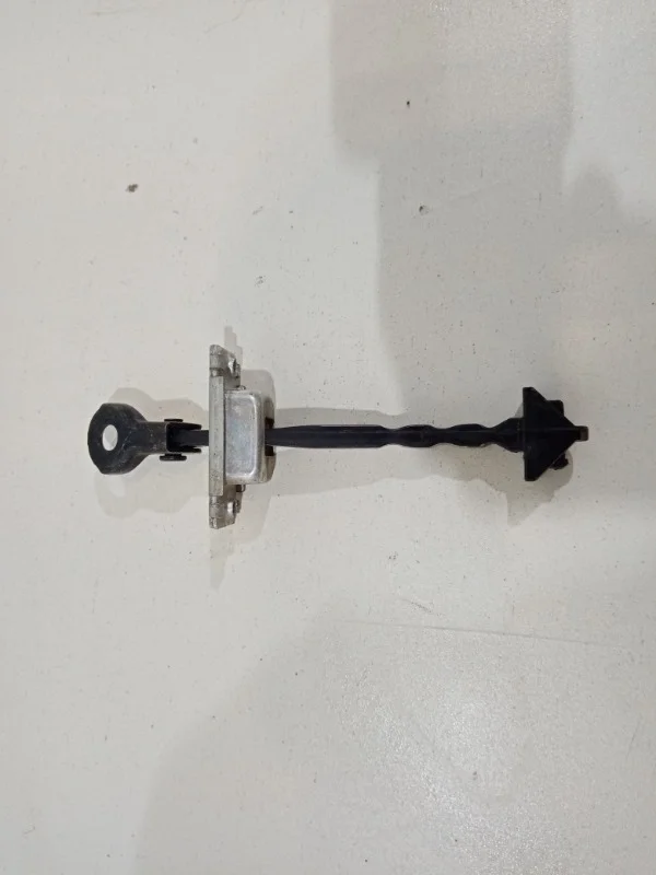 Ограничитель двери Mazda 3 2009-2013 BL