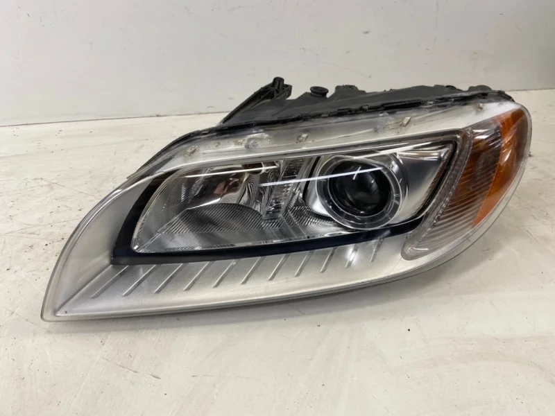 Фара Volvo S80 2007-2013