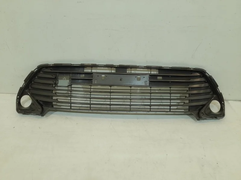 Решетка бампера Toyota Camry 2014-2018 55