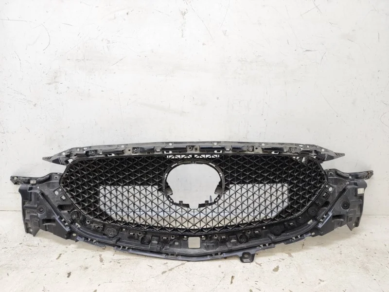 Решетка радиатора Mazda CX-5 2017-