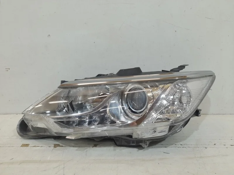 Фара Toyota Camry 2015-2019 55