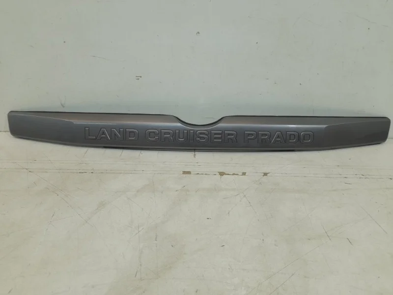 Накладка крышки багажника Toyota Land Cruiser Prado 2013-2017 150