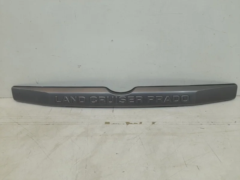 Накладка крышки багажника Toyota Land Cruiser Prado 2013-2017 150