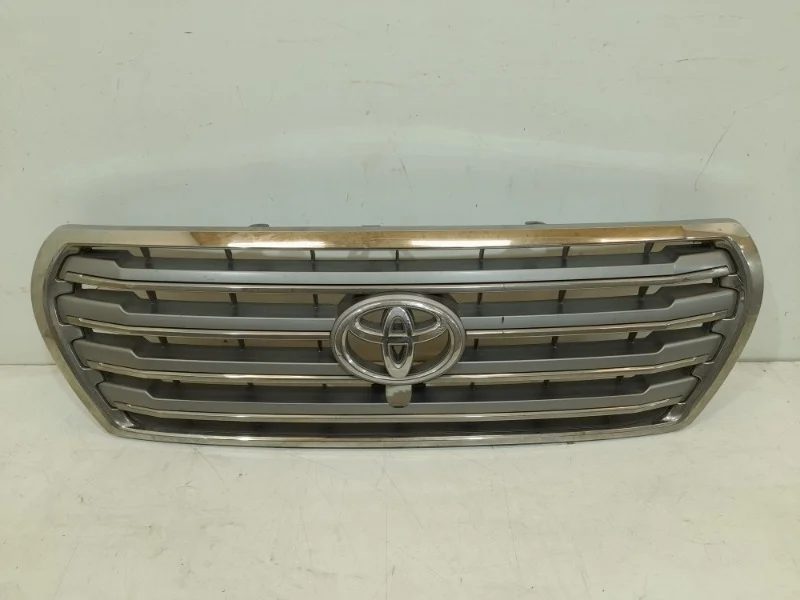 Решетка радиатора Toyota Land Cruiser 2012-2015 200
