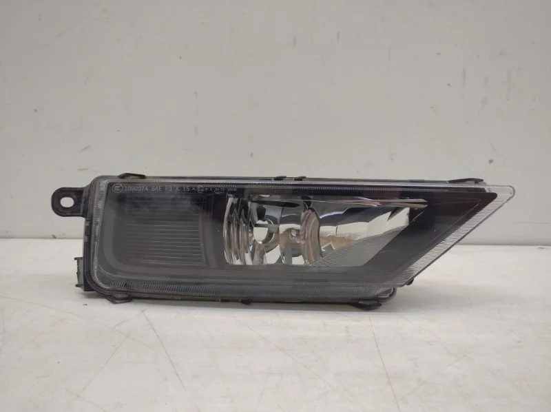 Фара противотуманная Volkswagen Tiguan 2016-2021