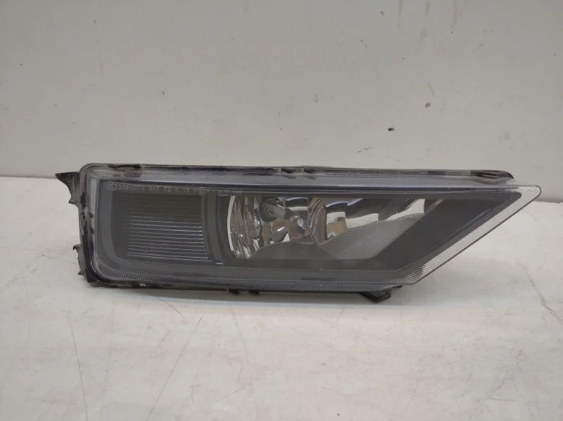 Фара противотуманная Volkswagen Tiguan 2016-2021