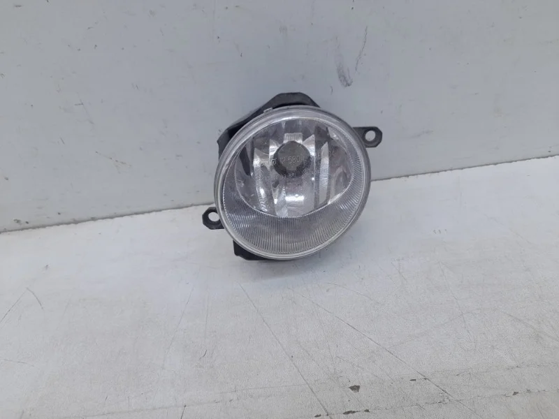 Фара противотуманная Toyota Rav4 2015-2019 40