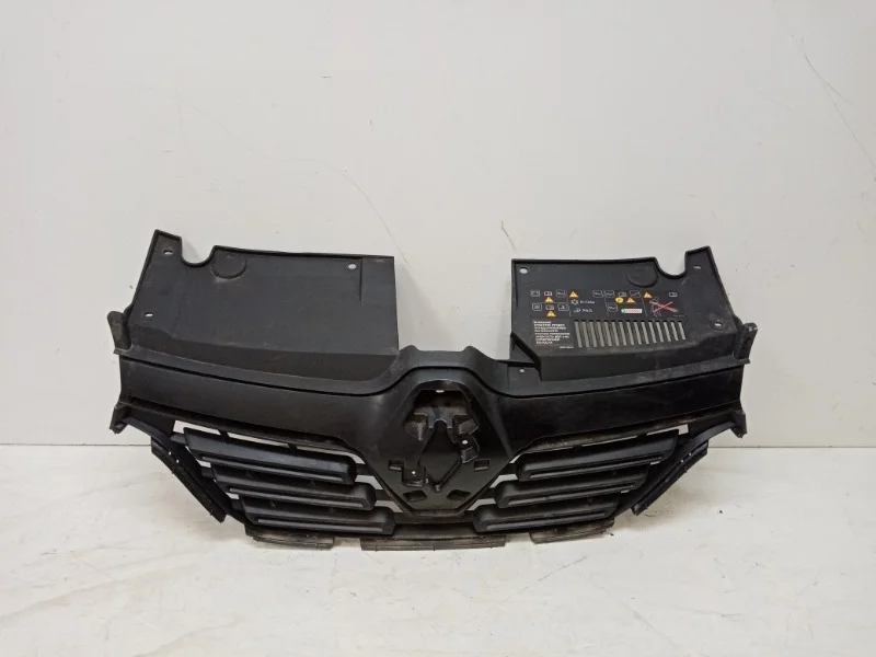 Решетка радиатора Renault Logan 2018-