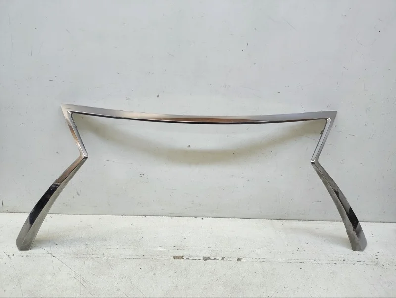 Молдинг решетки радиатора Lexus RX 2016-2019 4