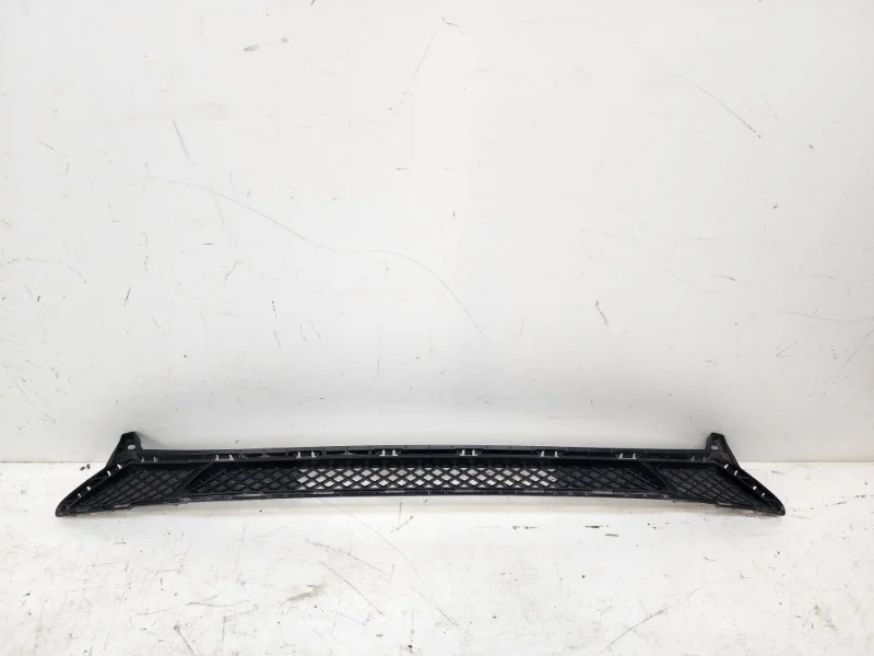 Решетка бампера Hyundai Solaris 2020-2023