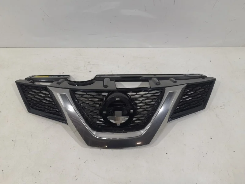 Решетка радиатора Nissan X-Trail 2013- T32