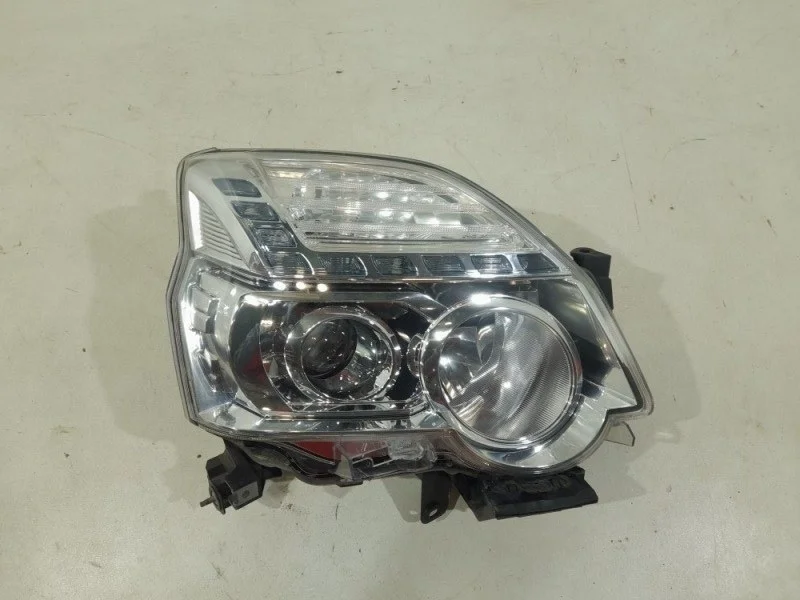 Фара Nissan X-Trail T31