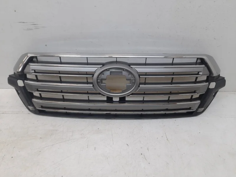 Решетка радиатора Toyota Land Cruiser 2016-2021 200