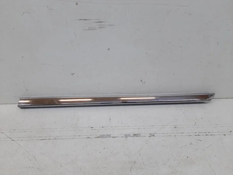 Молдинг двери Toyota Land Cruiser 2016-2021 200