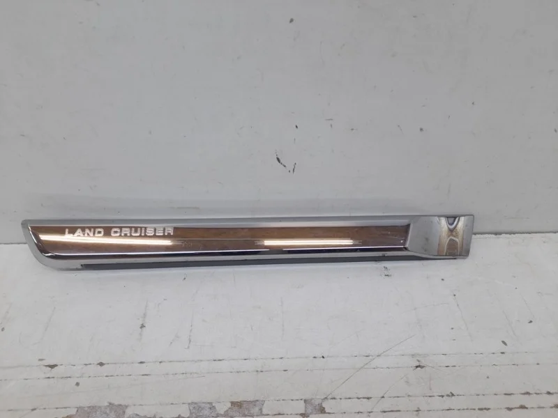 Молдинг двери Toyota Land Cruiser 2016-2021 200
