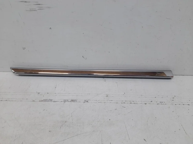 Молдинг двери Toyota Land Cruiser 2016-2021 200