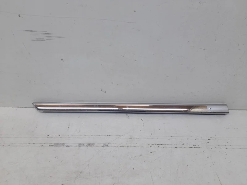 Молдинг двери Toyota Land Cruiser 2016-2021 200