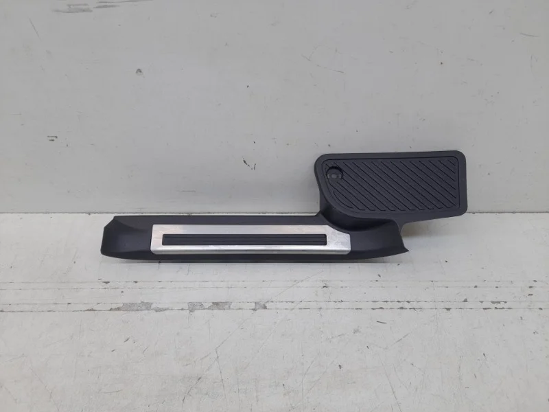 Накладка порога внутренняя Toyota Land Cruiser 2016-2021 200