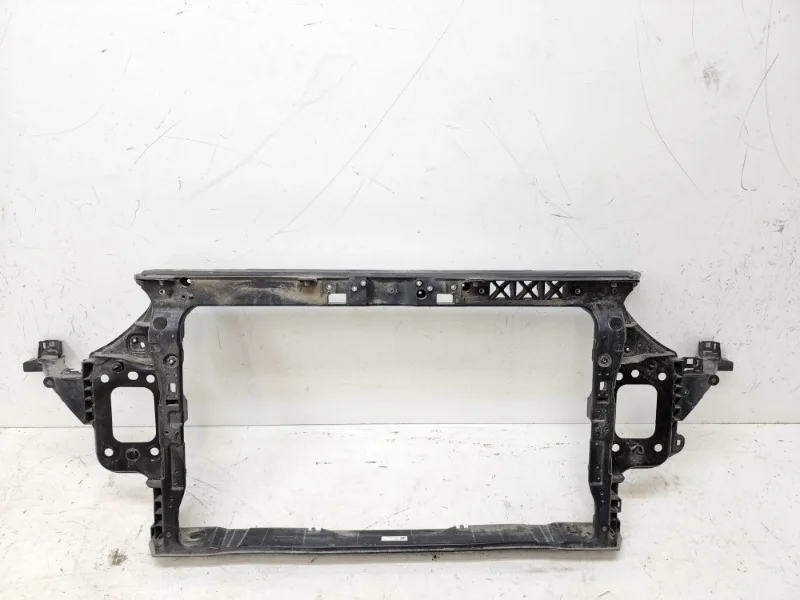 Панель передняя (телевизор) Kia Cerato 2018- 4