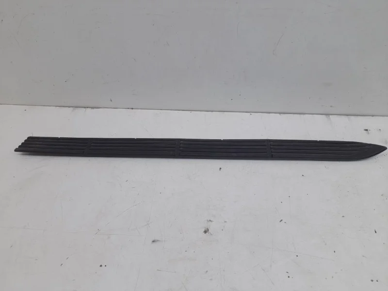 Накладка подножки Toyota Land Cruiser 2012-2021 200