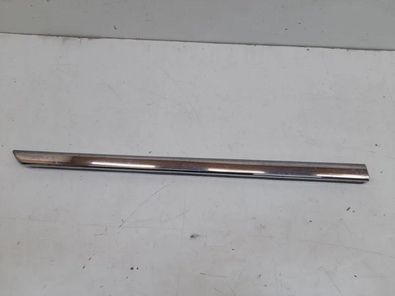 Молдинг двери Toyota Land Cruiser 2015-2021 200