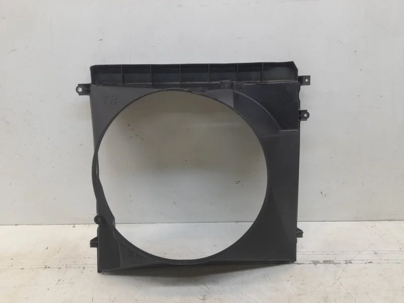 Диффузор вентилятора Toyota land Cruiser 2015-2021 200