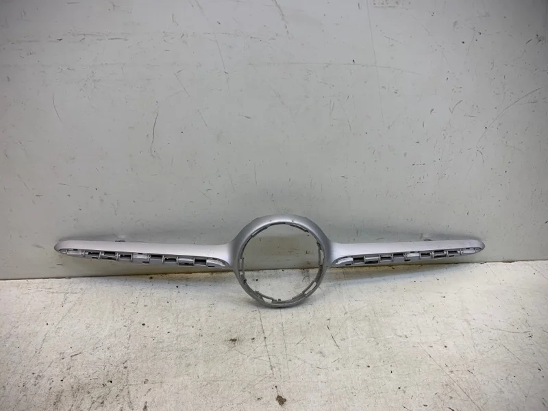 Накладка решетки радиатора Mercedes-Benz A-Class 2019-2022 W177