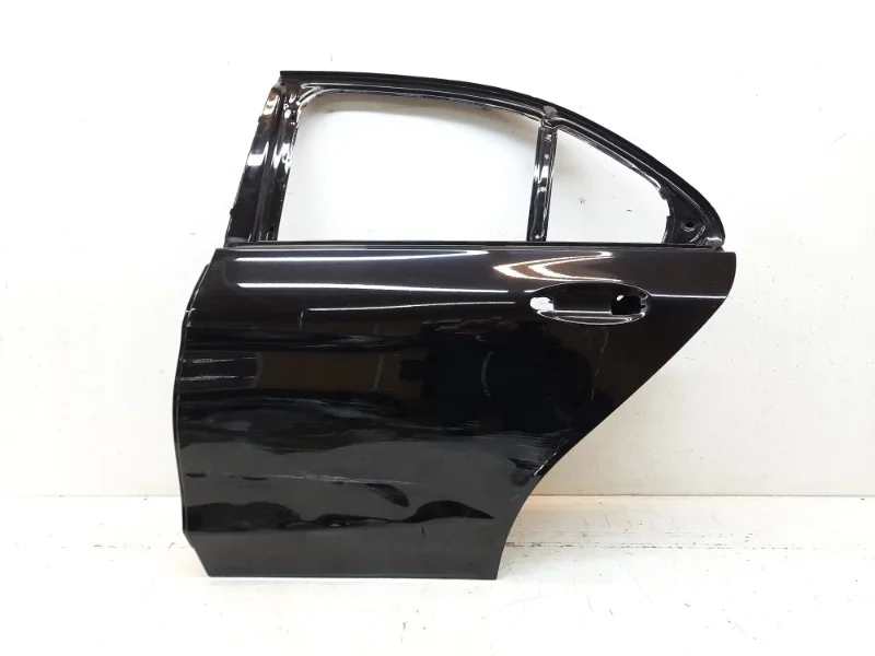 Дверь Mercedes-Benz -Class 2015-2021 W205