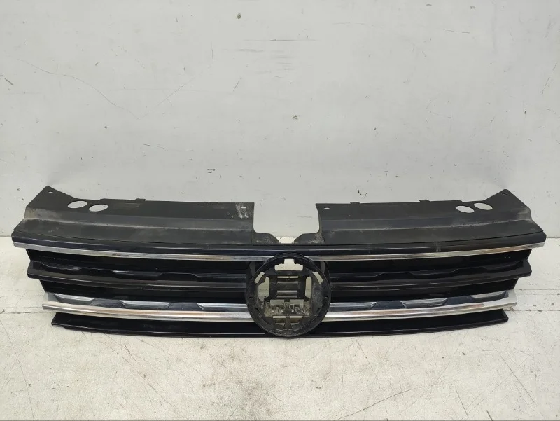 Решетка радиатора Volkswagen Tiguan 2016-2021