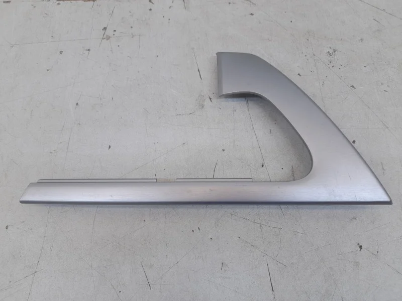 Накладка обшивки двери Toyota Land Cruiser 2015-2021 200