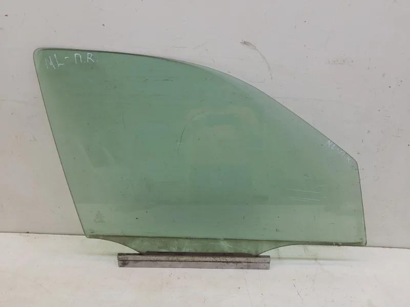 Стекло двери Mercedes-Benz ML 1998-2004 W163