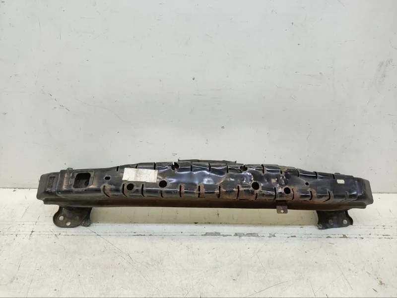 Усилитель бампера Volkswagen Passat 2010-2015 B7