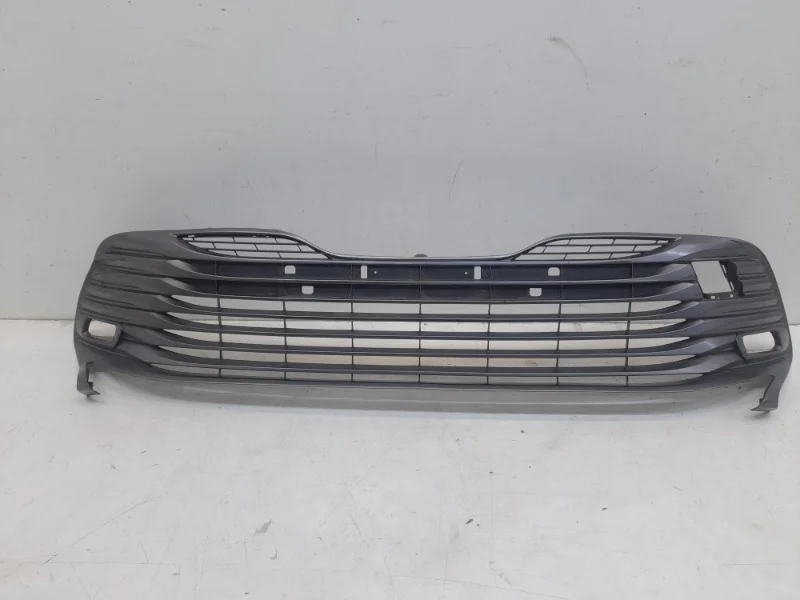 Решетка бампера Toyota Camry 2017-2021 XV70