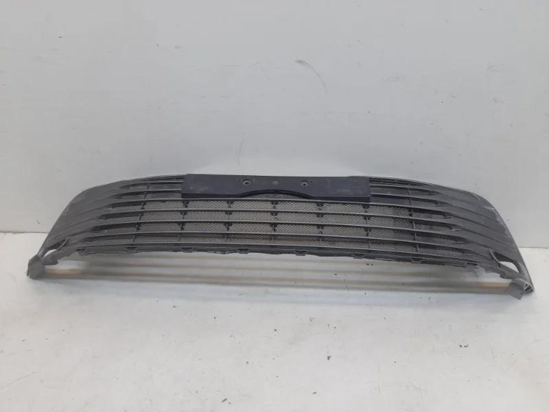 Решетка бампера Toyota Camry 2017-2021 XV70