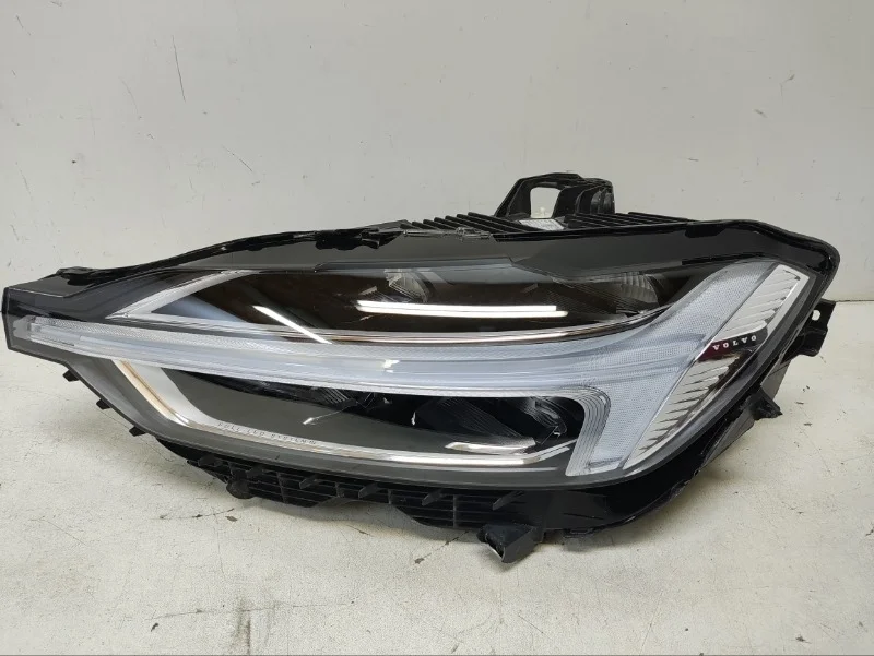 Фара Volvo XC60 2017-