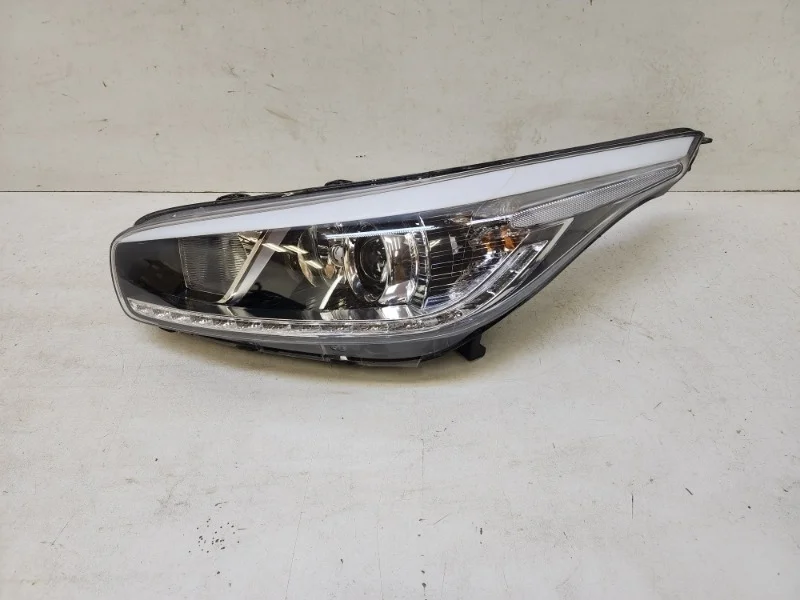 Фара Kia Ceed 2012--2018