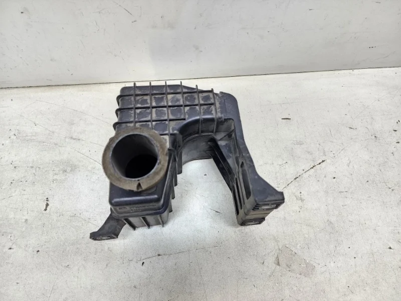 Резонатор воздушного фильтра Mazda 6 2007-2013 GH