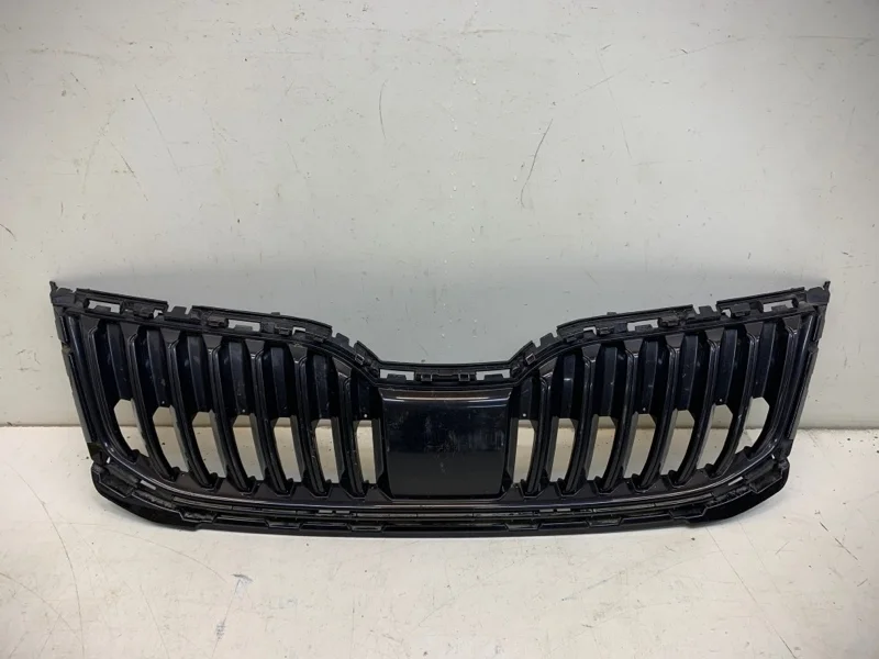 Решетка радиатора Skoda Octavia 2017-2020 A7 FL